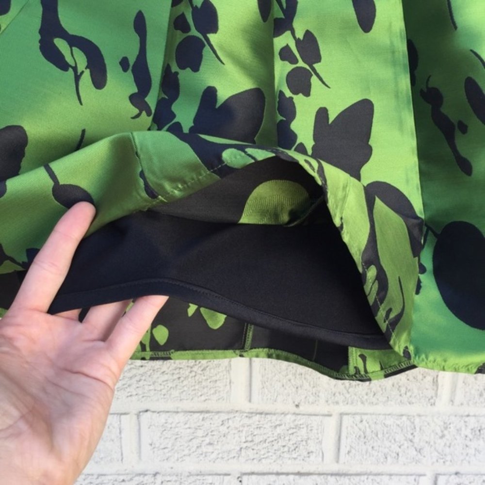 EUC Modcloth Ark & Co Ver-dance Partner Skirt, Green & Black Floral in Medium - Picture 5 of 16